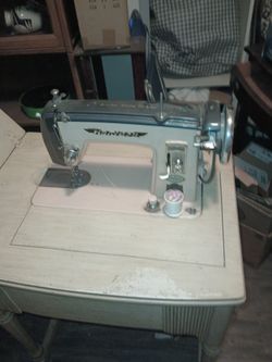 Sewing Machine W Cabinet (Brother)