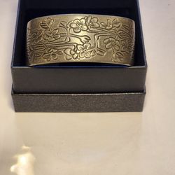 Vintage Salisbury Pewter December Large Bracelet 