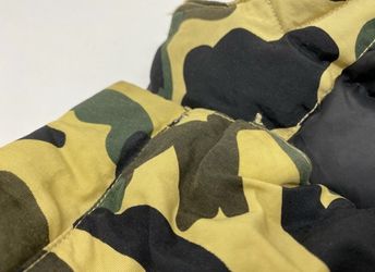 A Bathing Ape camouflage-print Puffer Jacket - Yellow
