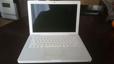 Macbook (WHITE)