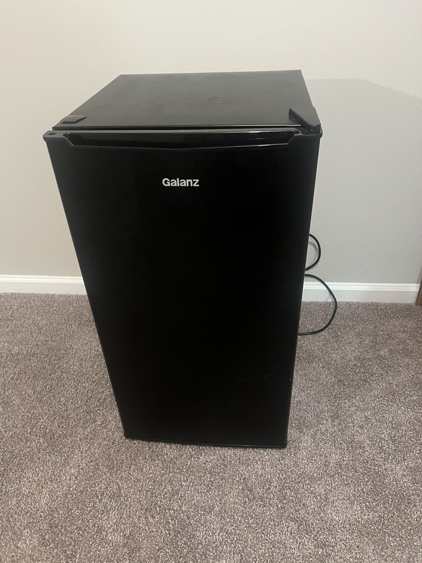 Galanz Mini Fridge
