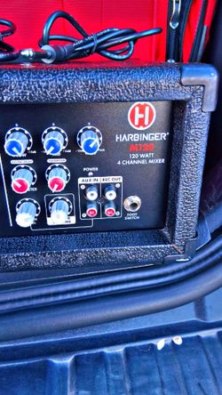 Harbinger Portable PA Mixer/Amp (M120) 120-Watt Amp 4-Channel Powered Mixer
