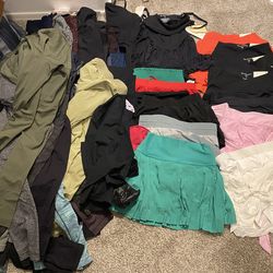 Brand new blogilates and lululemon clothing-$20 each. All size small. Theres over 100 pieces; Message me if you want to come shop! Higley and ray.
