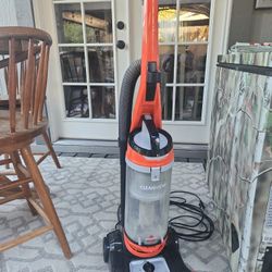 Clean view Bissell vacuum cleaner