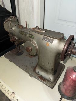 Singer sewing machine vintage