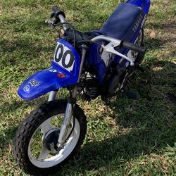 Mini Yamaha Dirt Bike ( Not Running )