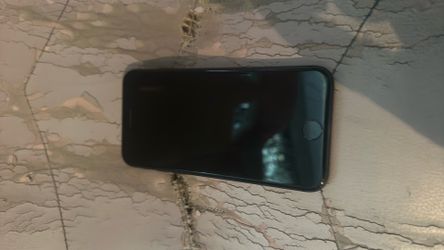 iPhone 8 (used)
