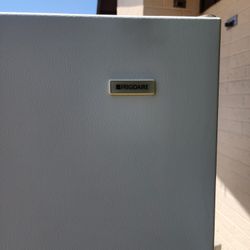 Standing Freezer Large