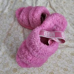 UGG Slippers Size 7
