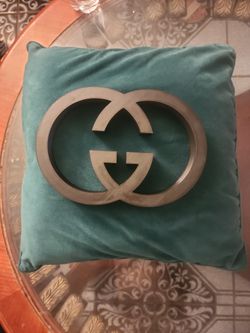 Gucci Logo: Light Damage