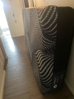 Posturepedic plus hybrid