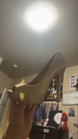Size 7.5 Steve Madden high heels pumps
