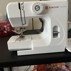 Singer Sewing Machine 