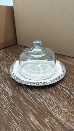 serving dish with lid