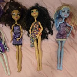 3 Monster High Dolls