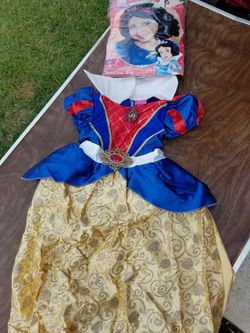 Snow White costume new with wig 3/4