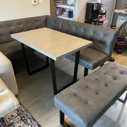 Kitchen/Dining Table 