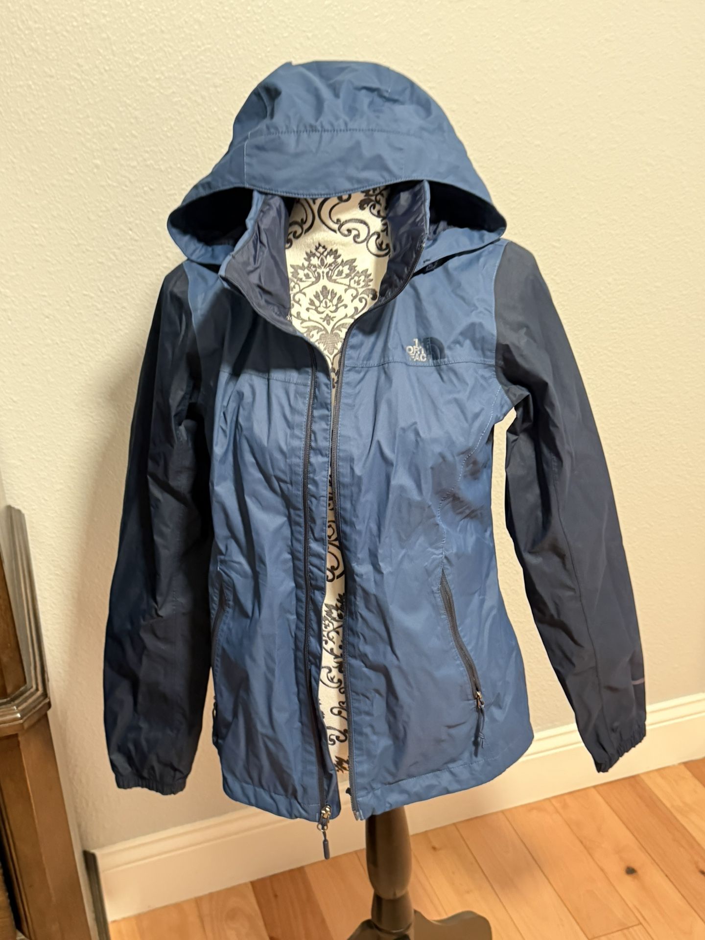 The North Face Women Windbreak Coat Size M