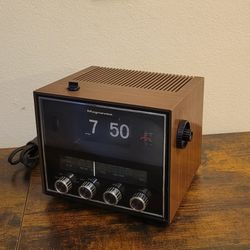 Vintage Flip Clock Radio