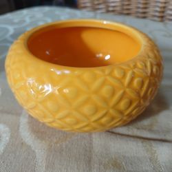 ROUND ORANGE CERAMIC PLANTER POT