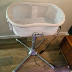 Halo Bassinest Swivel Sleeper