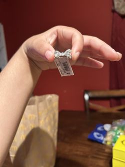 Kendra scott bow ring