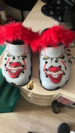 PENNYWISE CROCS BRAND NEW SIZE W7M5