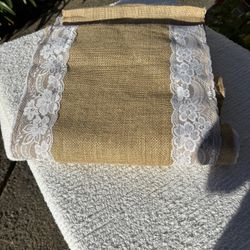 Table Runner Burlap & Lace ( Brand New)