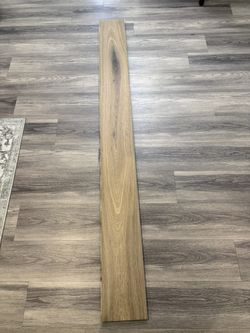 Oak Wood Floor 150Sq Feet. 3$