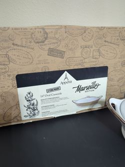Appetit Marseilles edition 14 inch stoneware casserole new in box never used