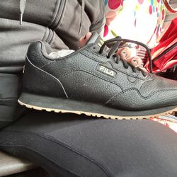 Fila Classic Shoes. Black W/gummy Bottoms. New. Size 9.5 Men’s