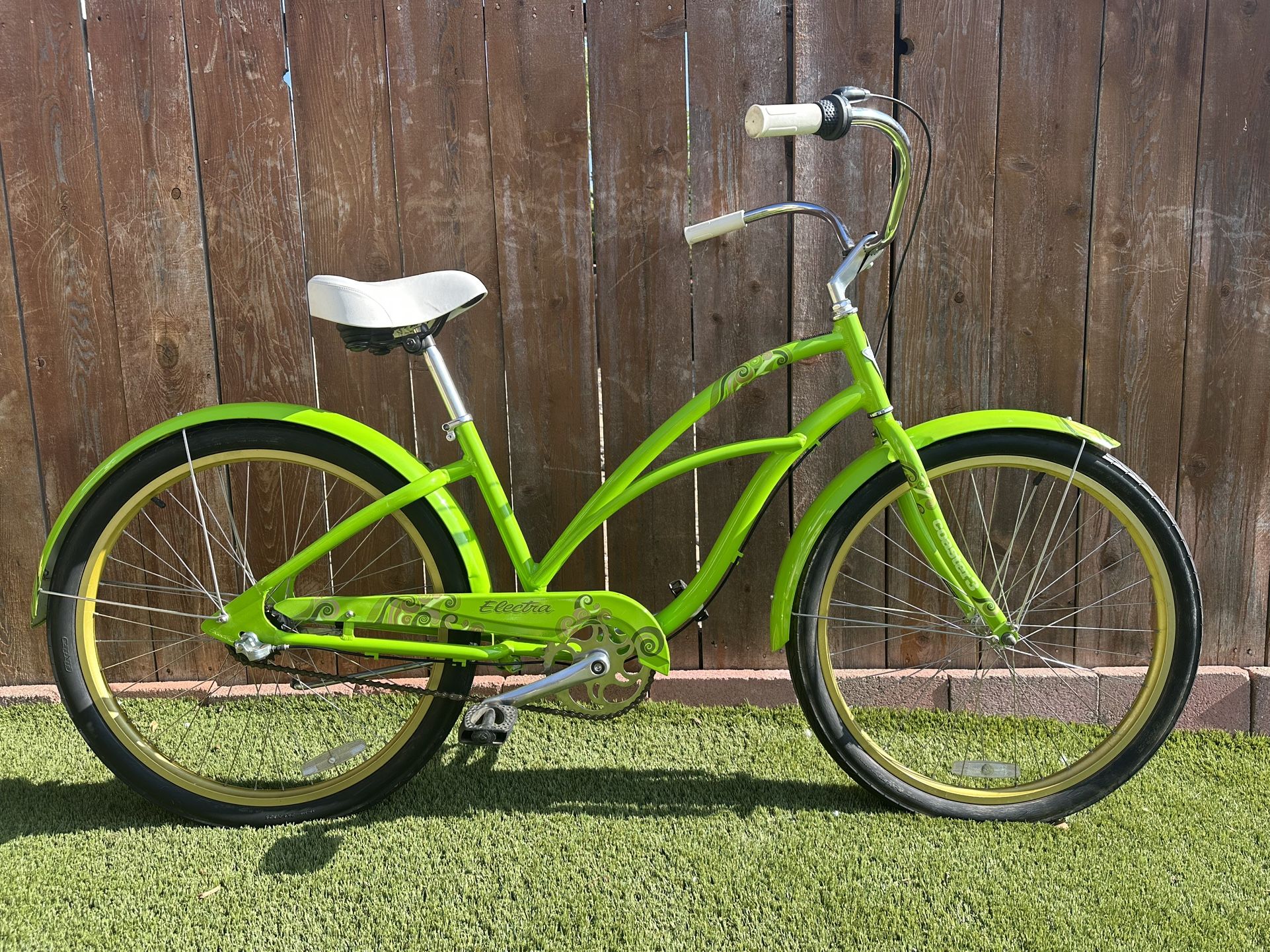 XMas Special. Electra Coaster 3 Women’s beach cruiser. 3 Speed 26 Inch. Aluminum.