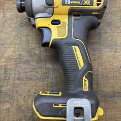 Dewalt DCF887 Cordless Impact 20 Volt Max 1/4" FOR PARTS, works intermittently