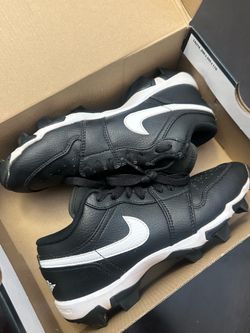 Boys Jordan cleats