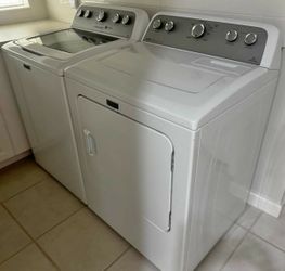 Like new working and looking washer and dryer set