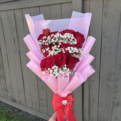 12 red rose flat bouquet