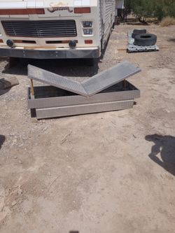 Diamond Plate Aluminum Tool Box