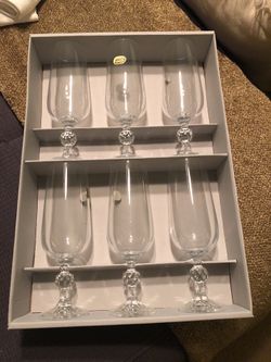 Crystal champagne flutes