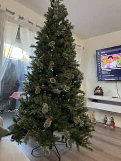 Christmas Tree 🎄 7 Ft 5 In  Like New