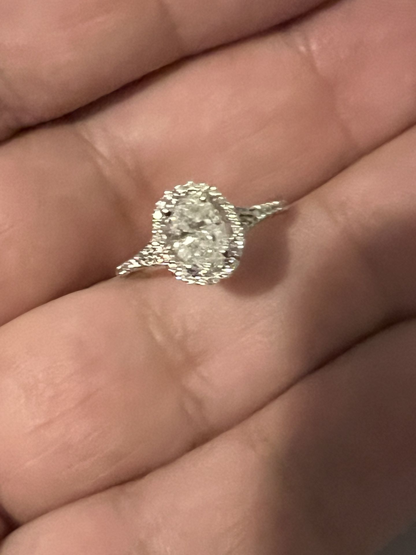 stunning 1ctw oval diamond halo engagement ring