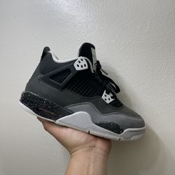 Jordan 4 “2024 Fears” Size 6 In Youth 