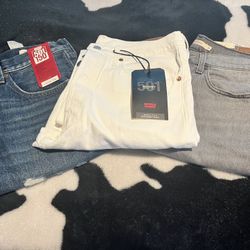 New /Never Worn Levi’s 