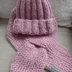 Hand Knit Bulky Set Of Hat And Scarf,New, Dusty Pink.