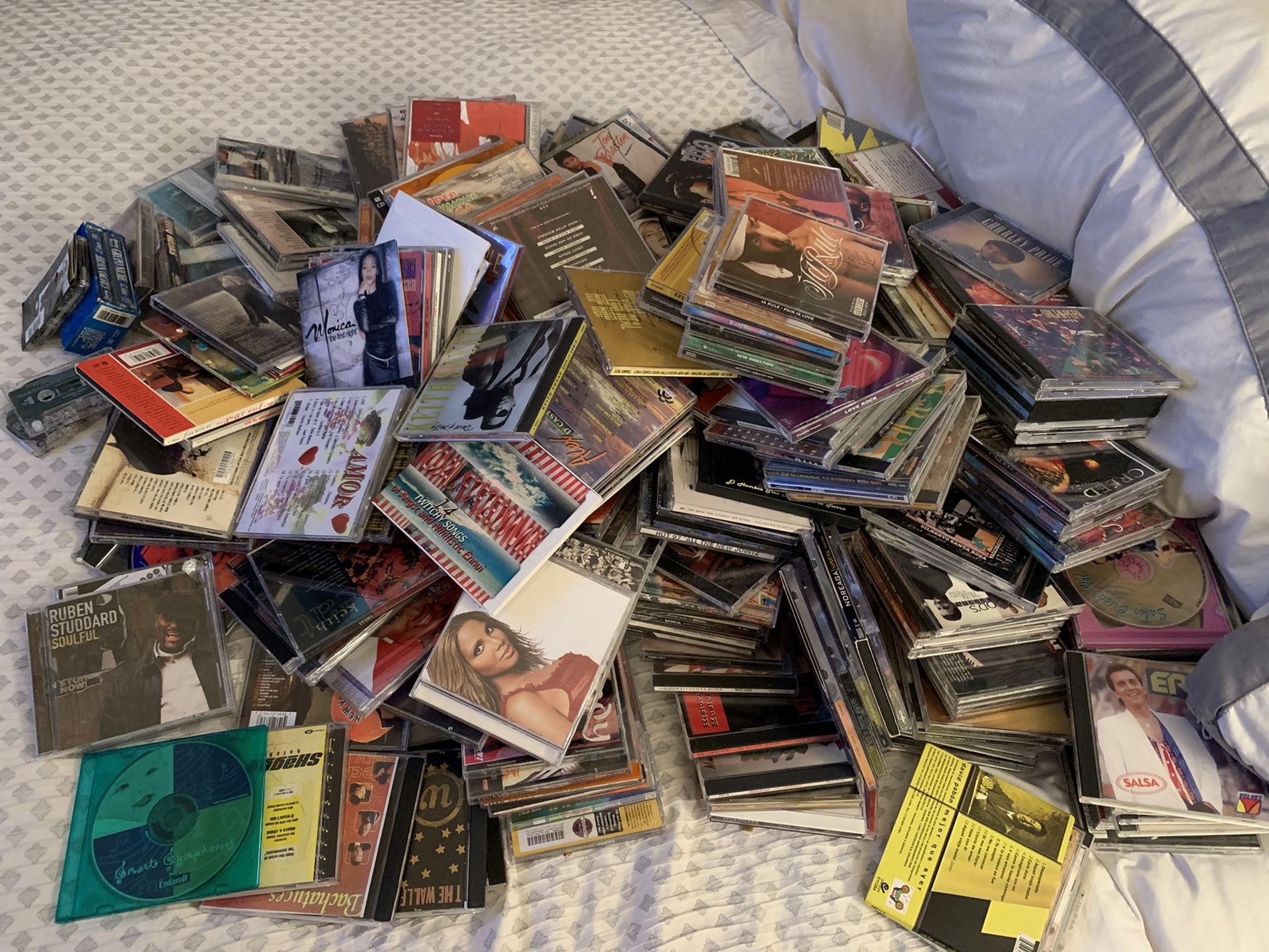 Collection 300 cds $1 (10 minimum) Electronics & Media