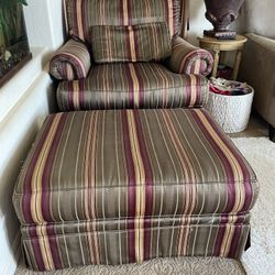 Oversized Chair With Leg Support 