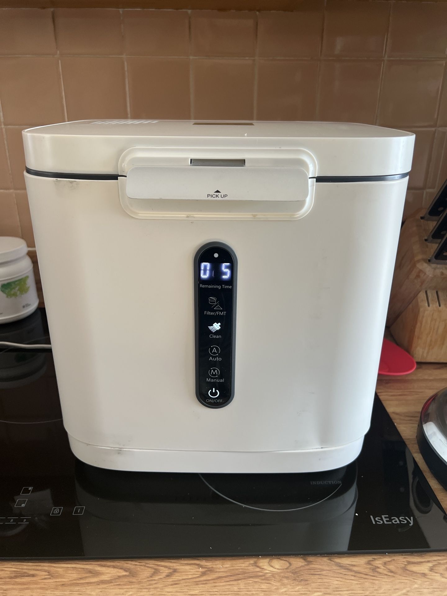 Electric Kitchen Composter, 4L Large Capacity Smart Indoor Compost Bin with Timer Display, 2 Detachable Carbon Filter, Compost Machine Odorless for Co