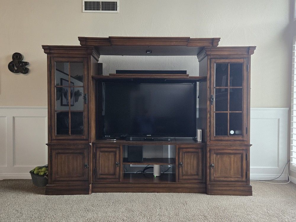 TV+Entertainment center