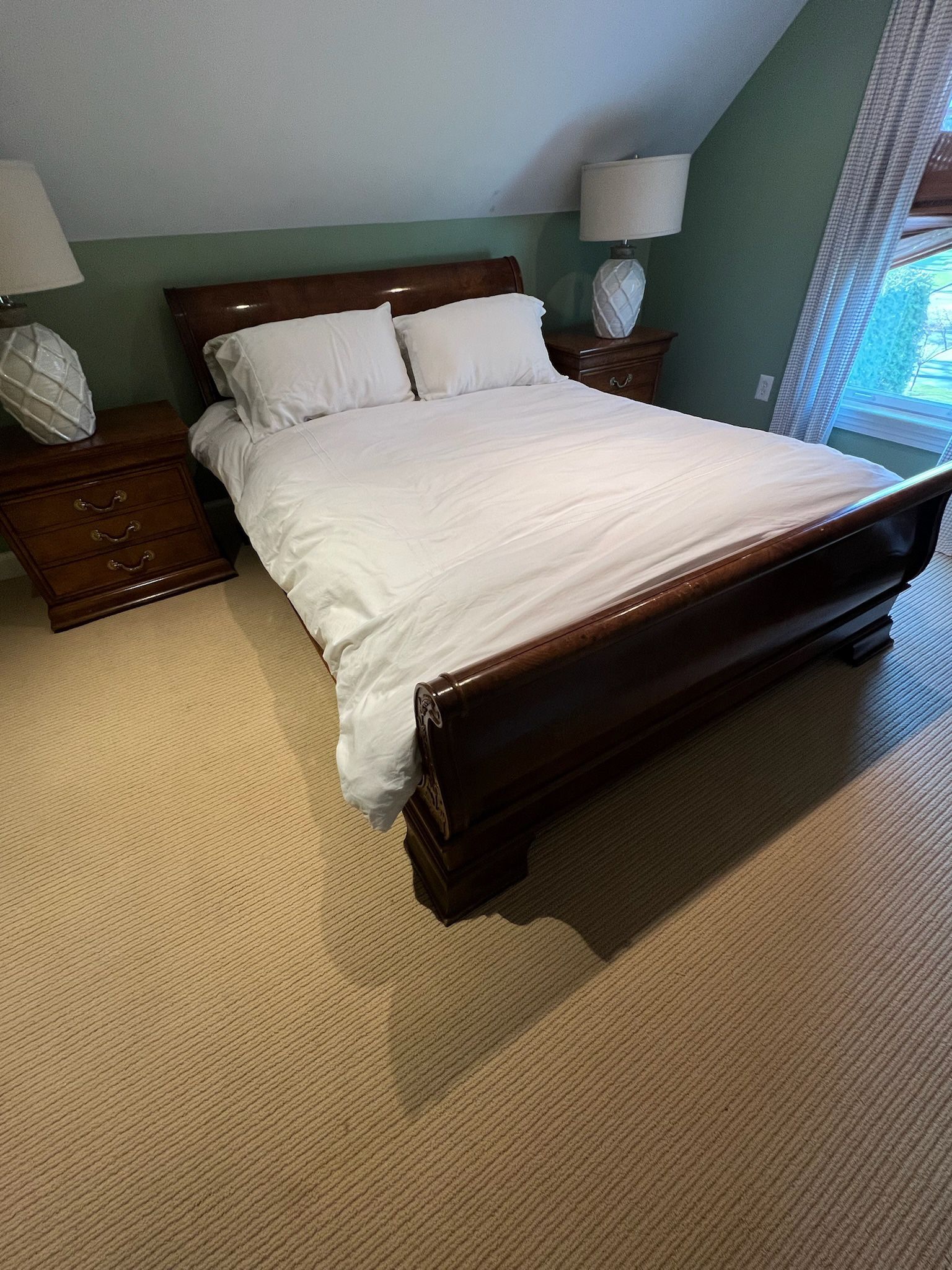 Henredon Charles X Queen Bedroom Set in Excellent Condition Queen Sleigh Bed, Dresser, Two Nightstands and Armoire 