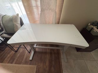 Tresanti White Glass Top Electric Standing Desk – Pristine Condition!