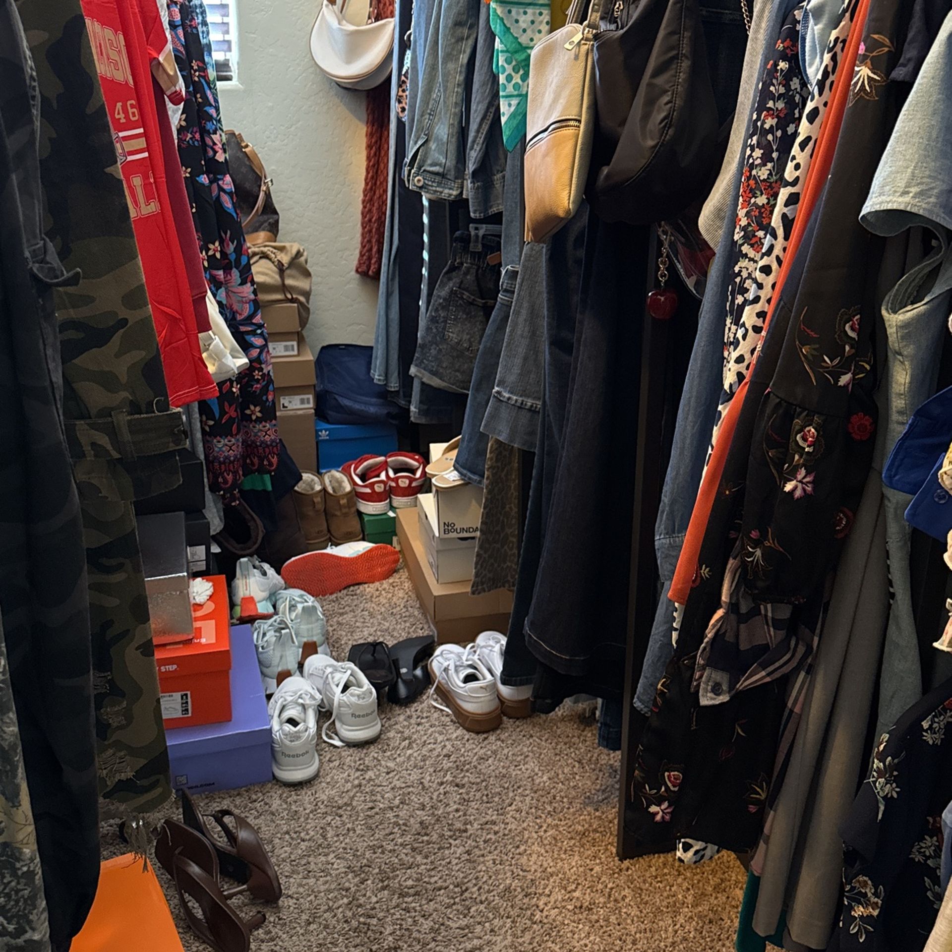 Ladies 7 For All Mankind, Citizens Of Humanity, Crocs, Uggs, J.Crew, H&M And A lot More